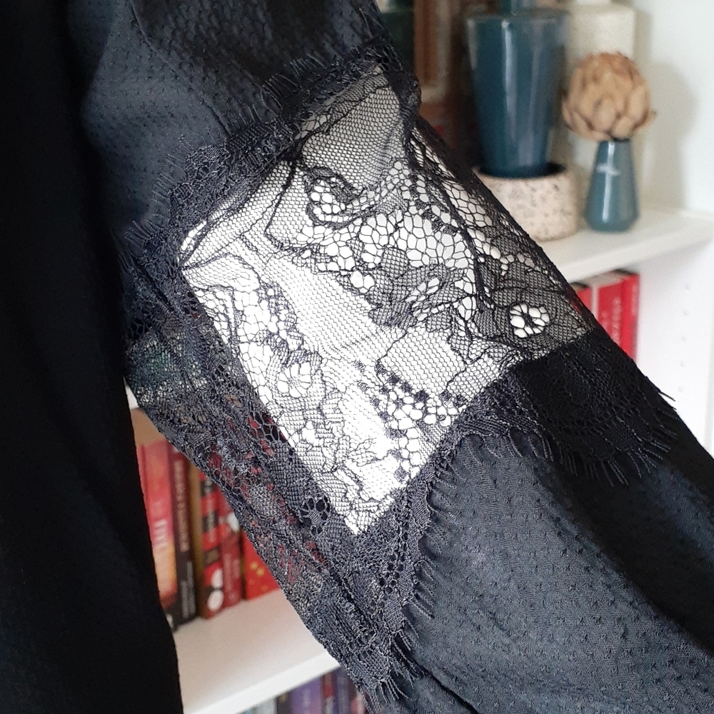 Collective concepts Boldizar lace detail blouse - Picture 7 of 10